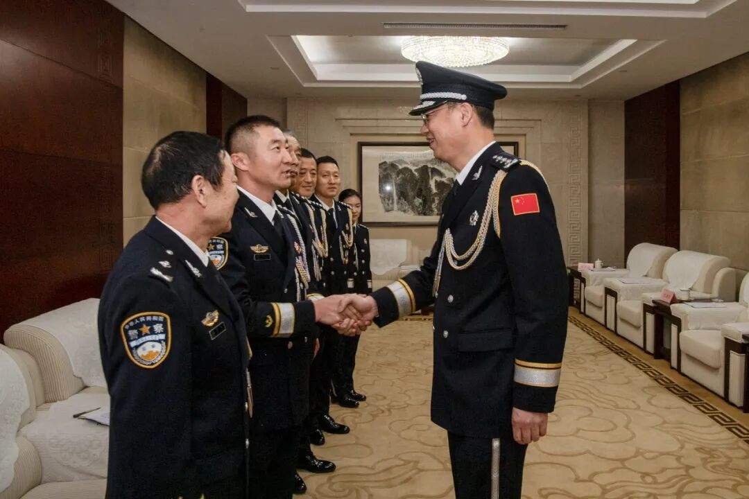 山东省公安厅举行系列活动庆祝第六个中国人民警察节