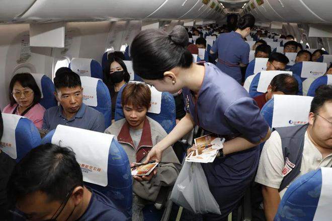 万米高空，爱有回声——泰山酒业携手山东航空打造“浓柔泰山·月满云端”中秋主题航班