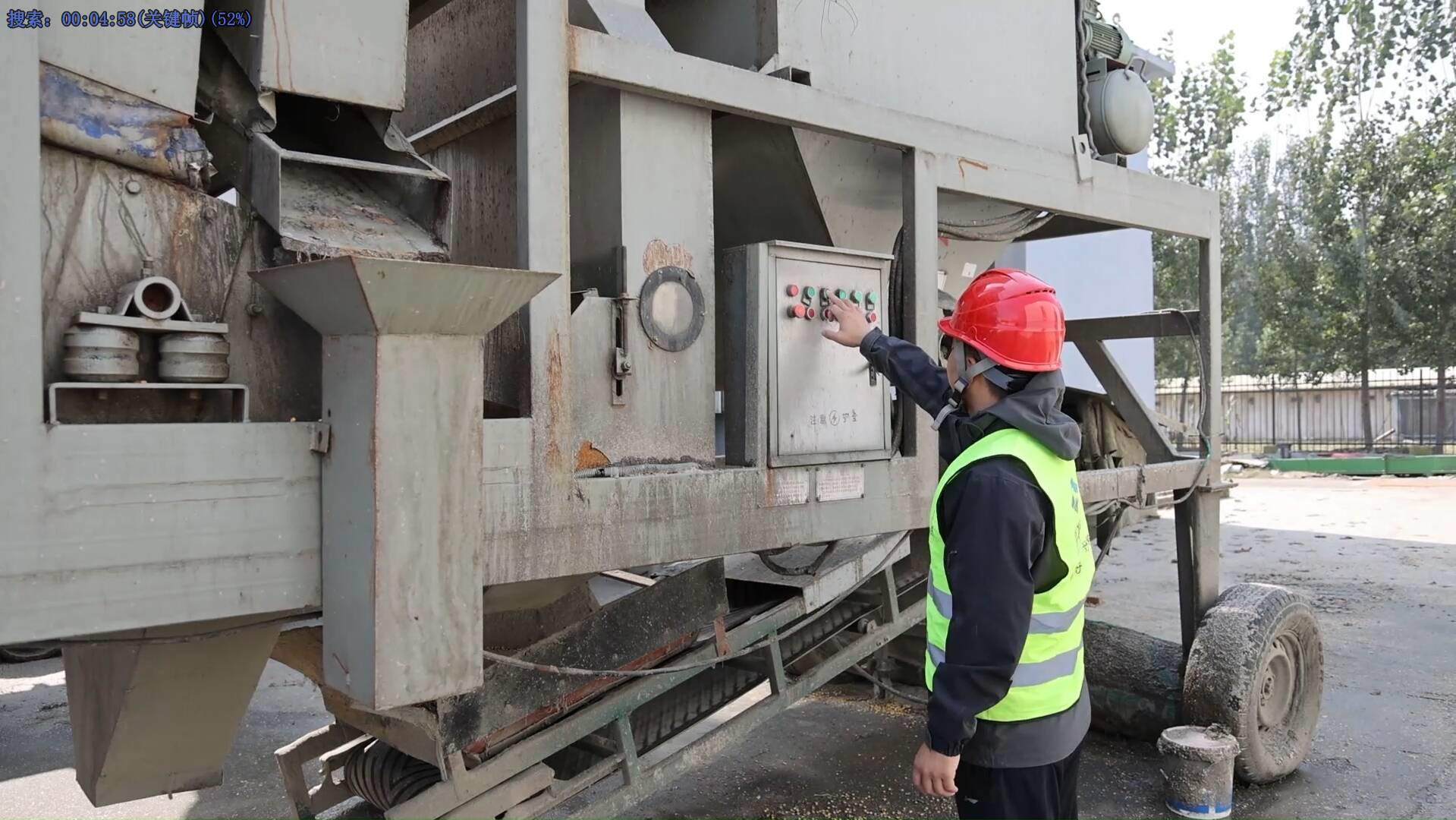 济南：争分夺秒降损失 24小时烘干作业不停歇