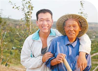 致敬治沙人！陕西苹果种植带北扩至毛乌素南缘