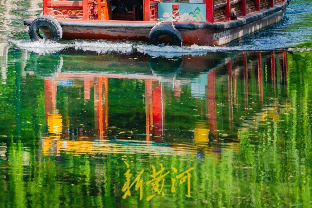 一年四季 泉在济南｜黑虎泉水位小幅回升 游人泉畔享清凉