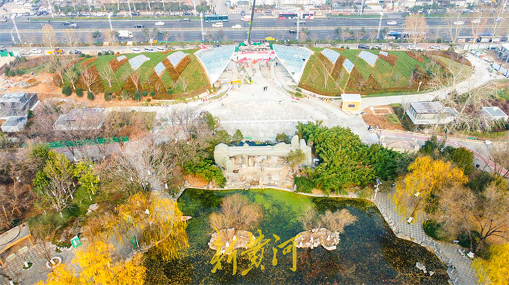 地铁4号线泉城公园站“挂牌”，出入口“披绿”融入公园景观