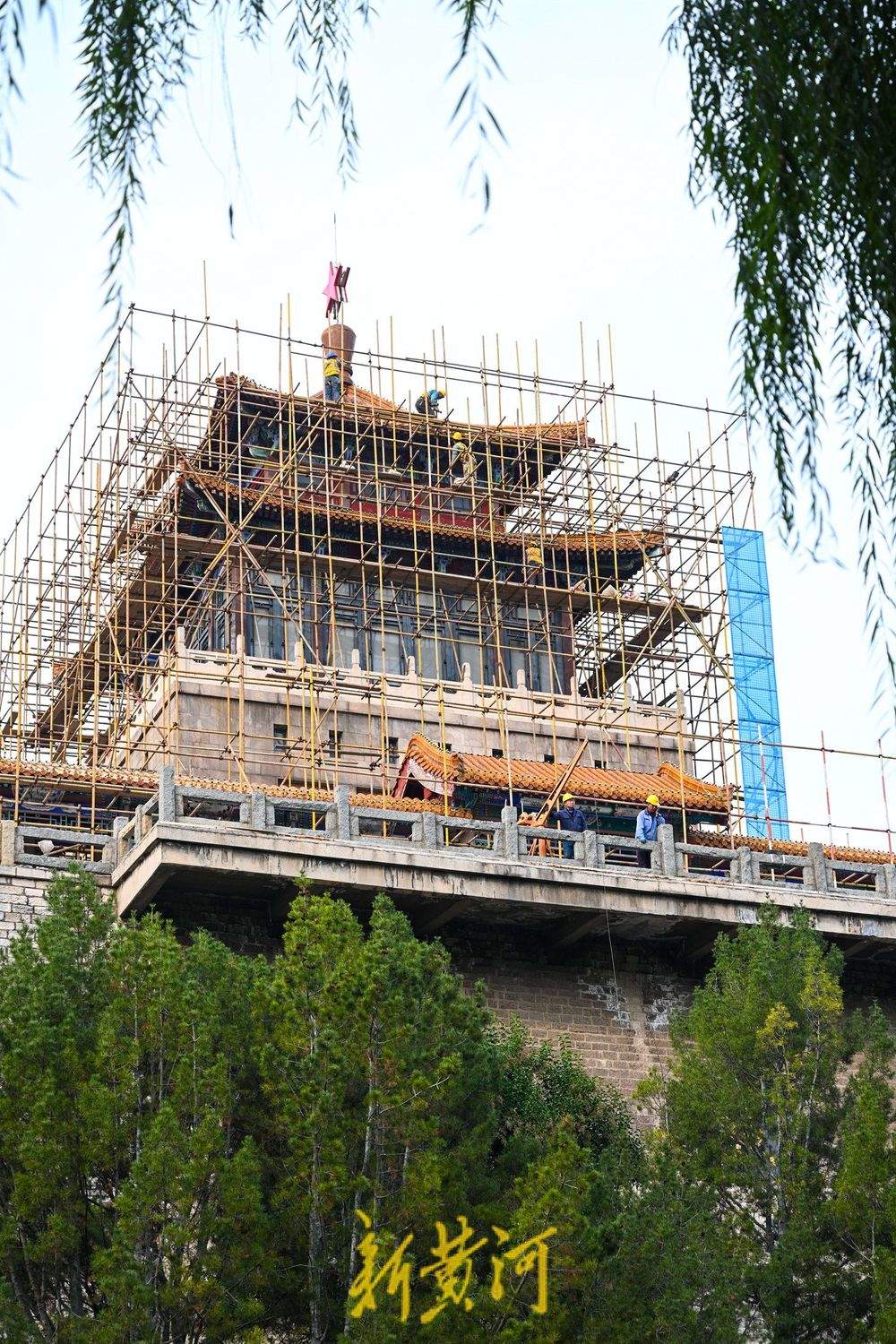 整体修缮保护！解放阁披上钢架外衣