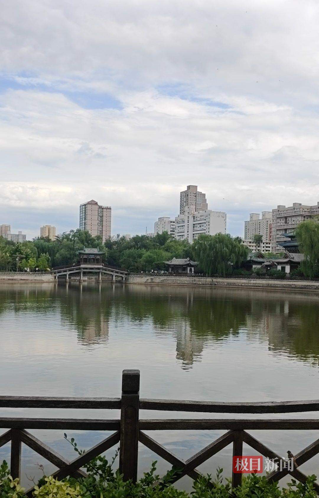 太原一公园为游客打捞手机时发现大量子弹 警方介入