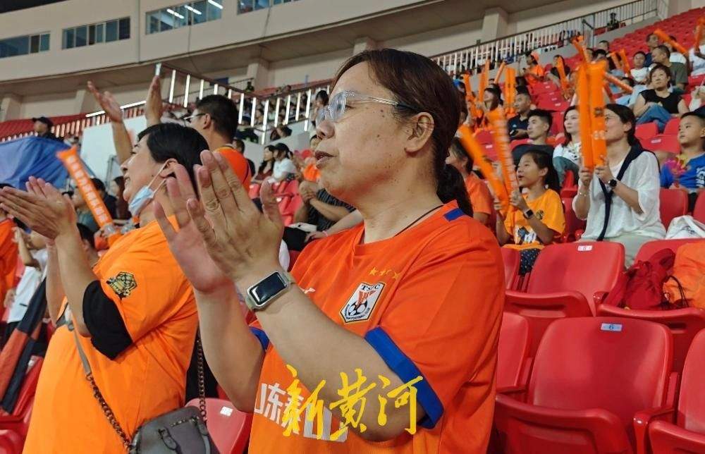 52岁“老师儿”主场全勤追赛