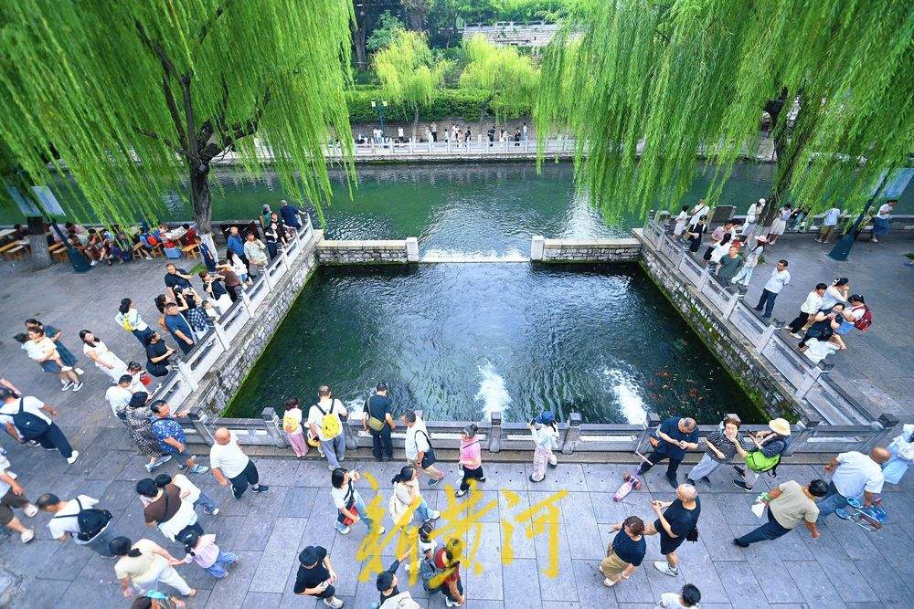 雨水助力 济南黑虎泉水位再次刷新今年最高值