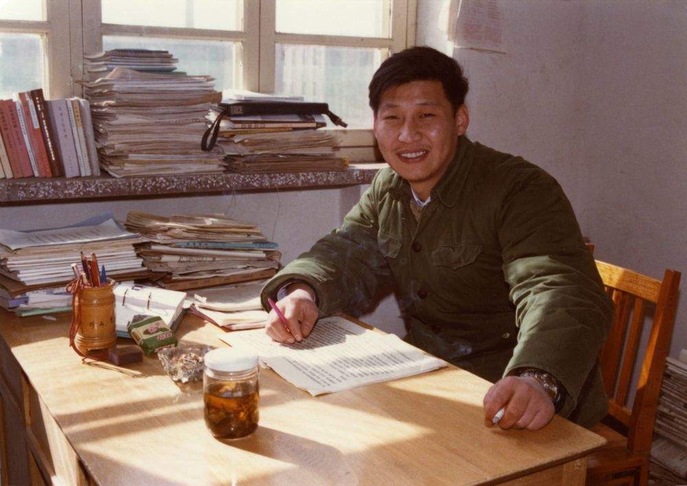 从这些故事细节感悟总书记的青春观