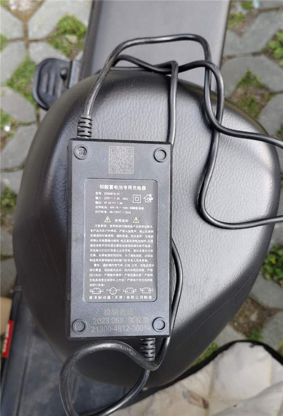 如何修理电动自行车充电器 d6955b4e51b39436fd2aca75230118b1.jpg?q=65