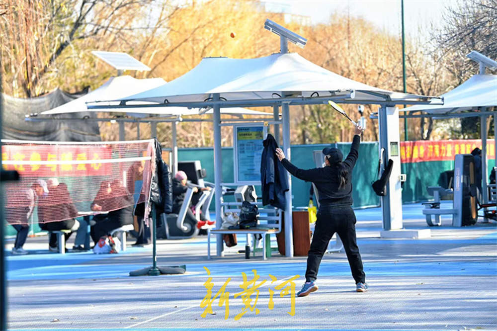 “三九天”泉城市民户外运动享受冬日暖阳