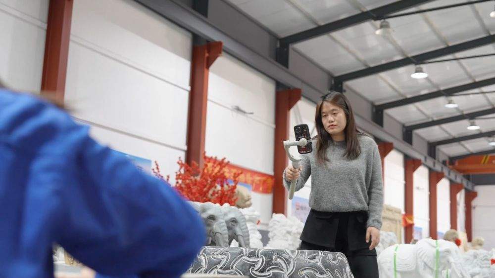 新华视点｜一地一特色 产业促振兴