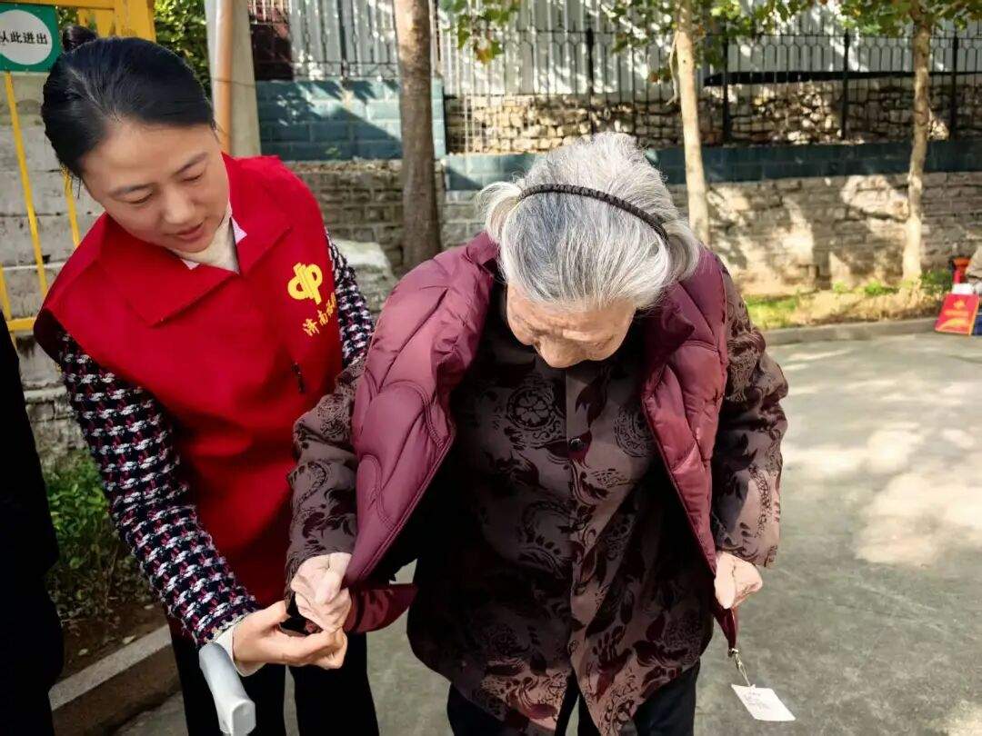 “泉城福彩公益行——关爱夕阳红”多项敬老爱老助老活动温暖过重阳