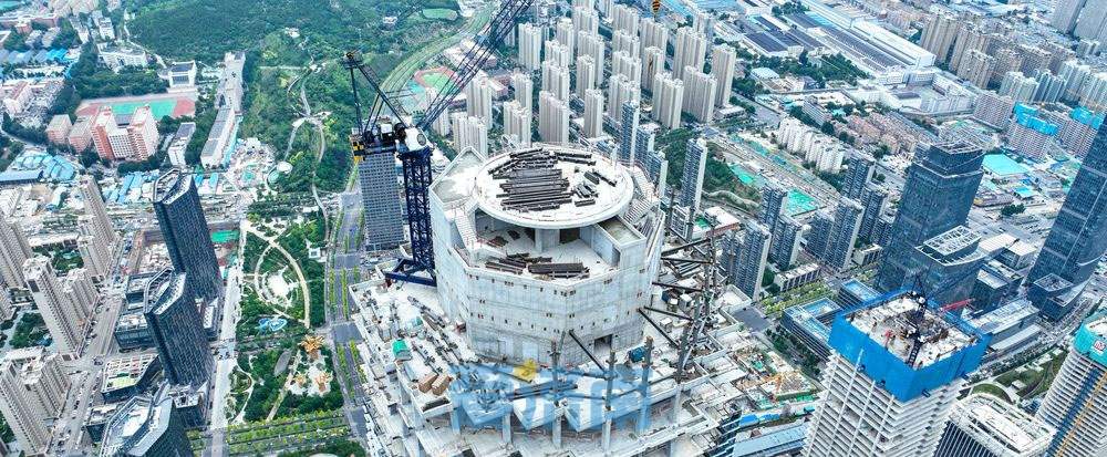 直上云霄！济南CBD超高层“山”幕墙向顶部冲刺