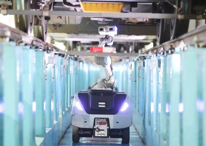 济南地铁列车巡检用上智能机器人