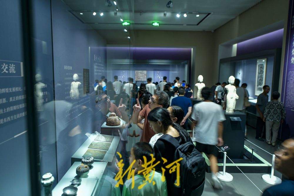 暑期文化场馆研学游火热 学生组团开启文化游 