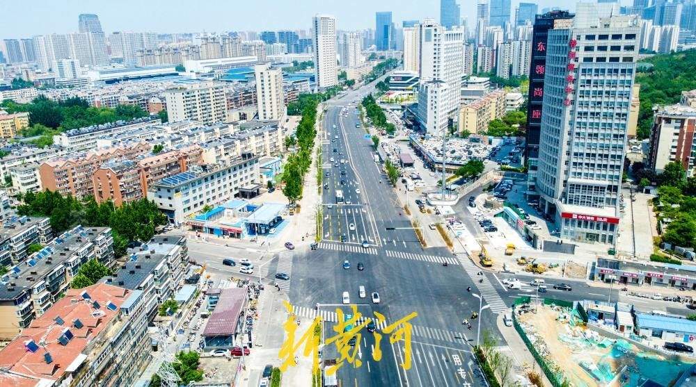 告别“堵点”！工业南路地铁站点段恢复双向十车道通行