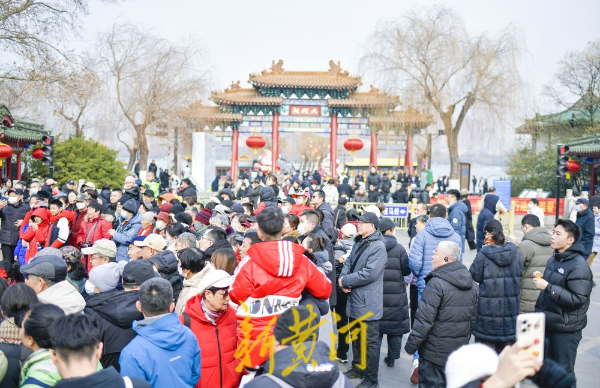 “泉”在济南过大年丨明湖市集，让泉城年味有了新表达