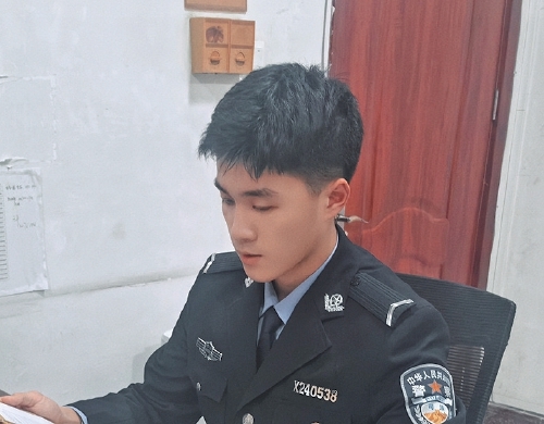 十万巨款不动心，这位政法青年守住青春道义