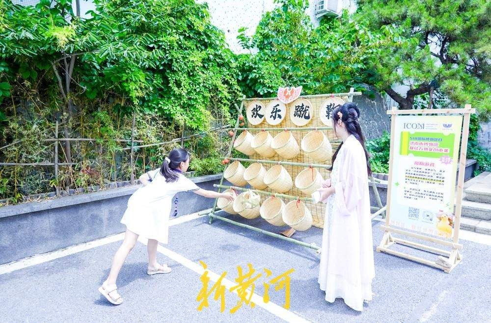 “联结万物”文创市集举办，“李清照”“辛弃疾”现身同游