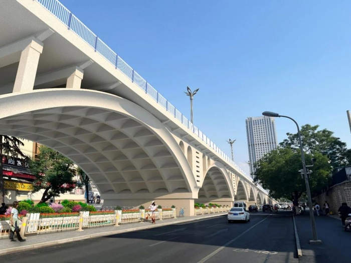 济南纬二路这座天桥开始维修改造,工期37天,出行市民请注意!