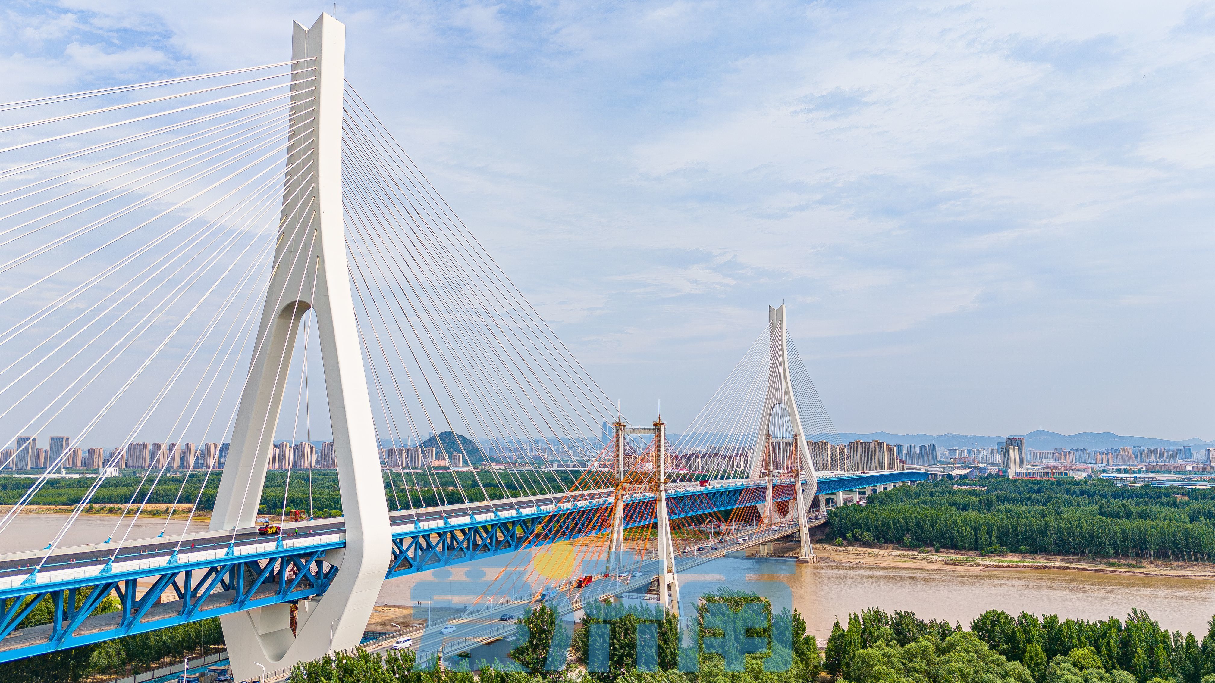 进入沥青铺设阶段,济南黄河大桥新桥将在年底前通车