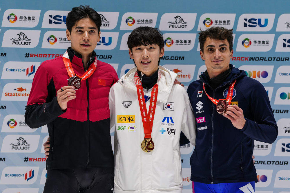 中国短道速滑队锁定米兰冬奥会满额参赛资格