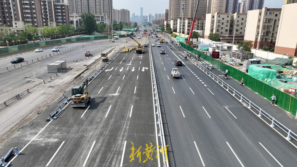 凤凰北路与飞跃大道交叉口：围挡拆除！弧形绕行路“拉直” 即将恢复双向八车道