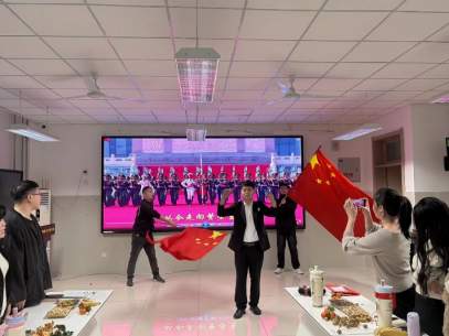 “芳华周年 共谱新章”济南市槐荫区博睿学校2026年新年联欢会圆满举行