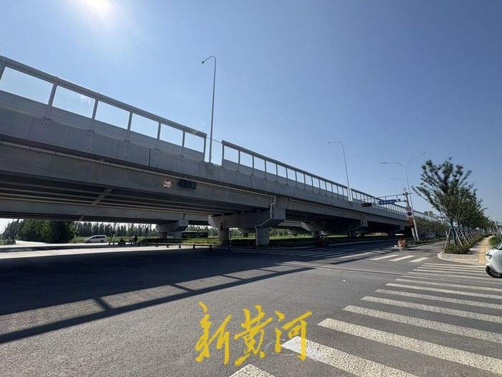 老路焕“新颜” 记者实探改造后的美里北路：施划标线、增设信号灯、完善防护设施成效显著