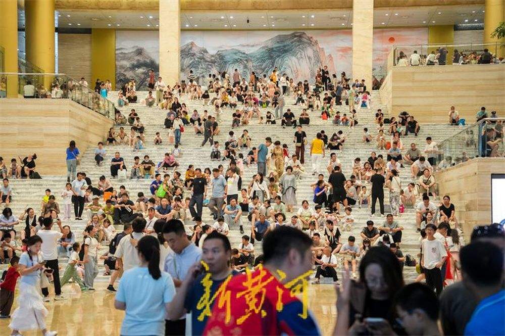 省博迎来暑假打卡热 沉浸式体验传统文化