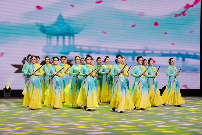 陕西省中老年新春大联欢圆满录制：三秦贺岁银龄欢歌 千名老者绽芳华