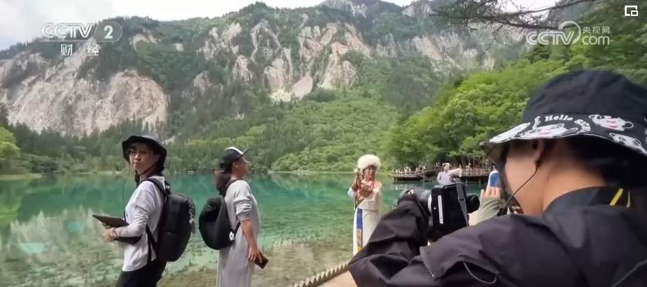 “不夜城”、房车游、草原游……夏日旅游市场“新”意足 吸引力拉满