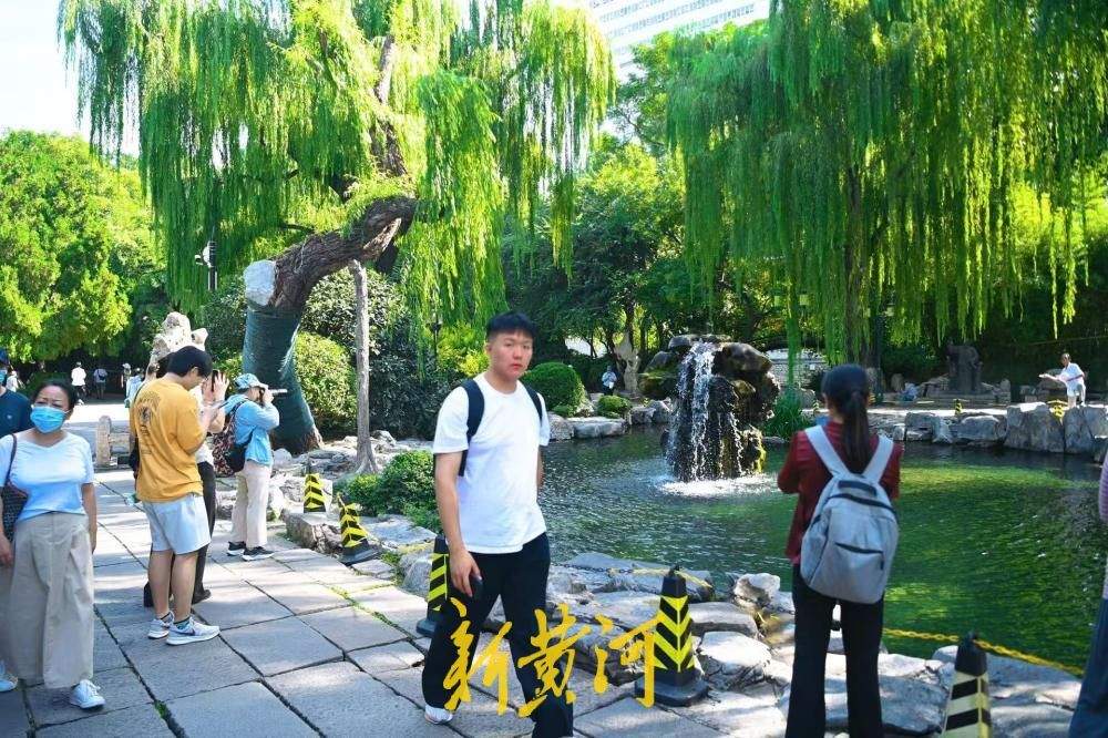暑期落幕，泉韵依旧，五龙潭泉水游热度不减