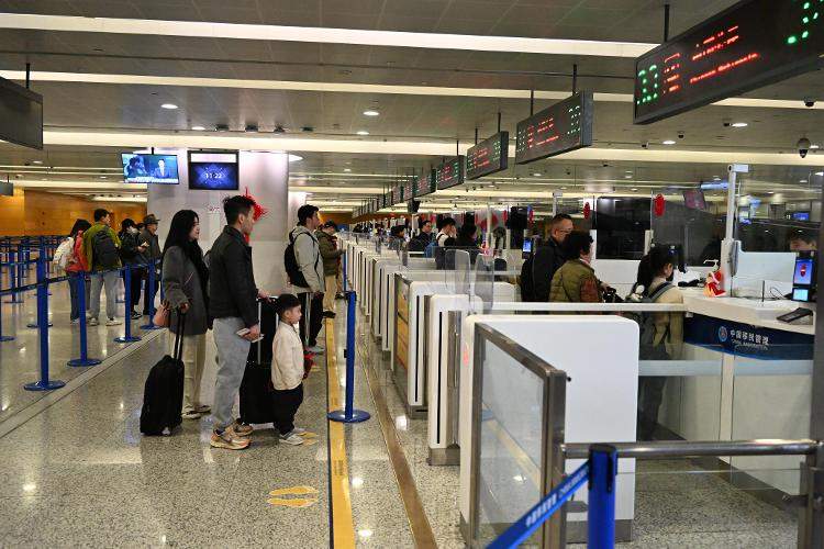 文旅市场又迎新变化 “分段式过年”为何受青睐?