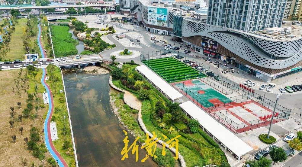 盘活停车场空间，济南一商场门前建起体育公园