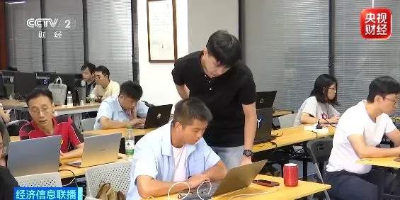 上线即秒光，有人学完业务量暴涨5倍！职场人纷纷涌入