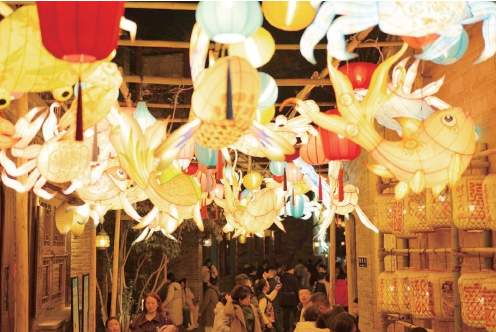 从传统灯会到城市IP，济南花灯点亮城市文旅“新夜态”