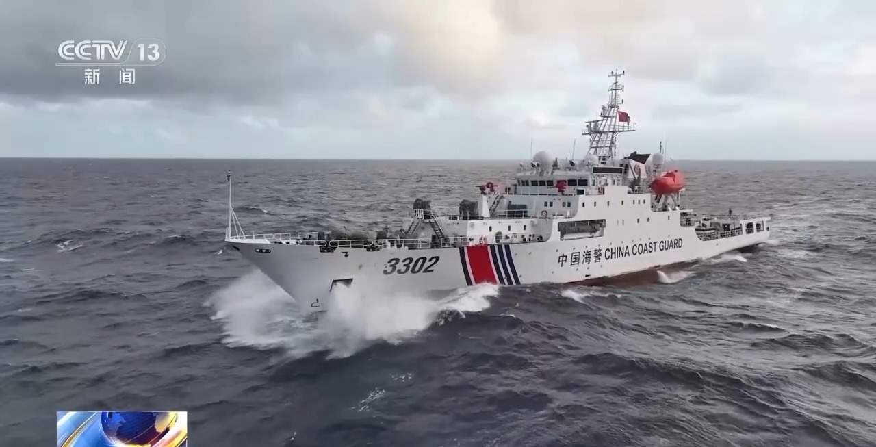 中国海警破获特大跨国贩毒案 登船截获近800千克毒品