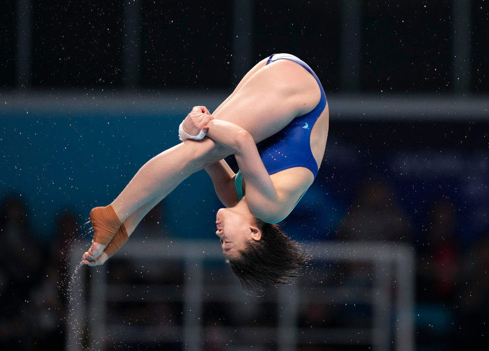 跳水世界杯总决赛｜中国队包揽次日金银牌 陈芋汐获女单10米台冠军