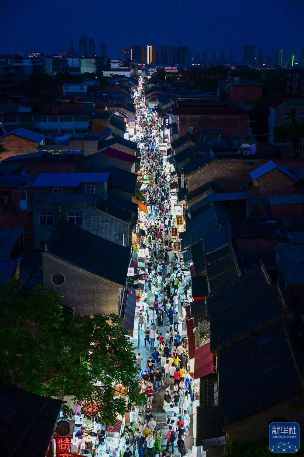 “五一”假期游 越夜越精彩