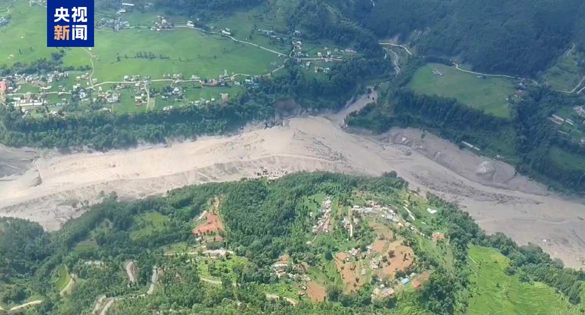 尼泊尔北部山洪已致16人死亡 数百名游客失联
