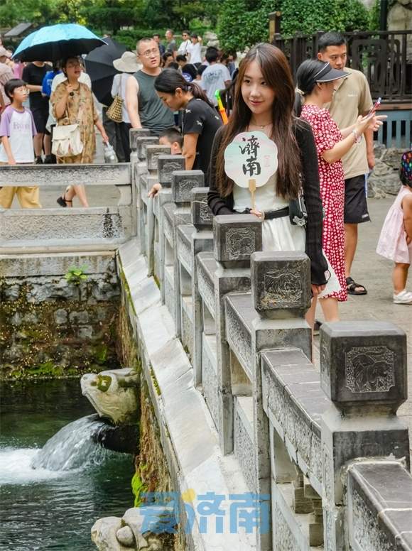 欢畅喷涌！黑虎泉水位攀升11厘米