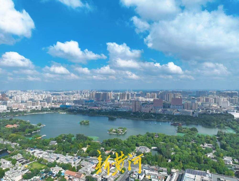 泉城初秋晴空颜值爆表，蓝天白云绘就明湖美景