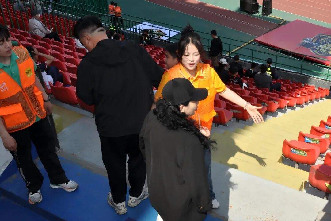 当“五一”遇“五四”，泉城青年志愿者以志愿践初心，用服务暖全城