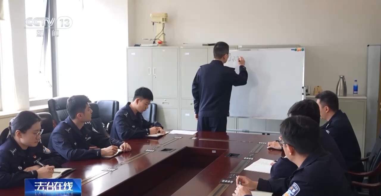 揭开“榜一大哥”真面目 直播间疯狂打赏竟是洗钱勾当