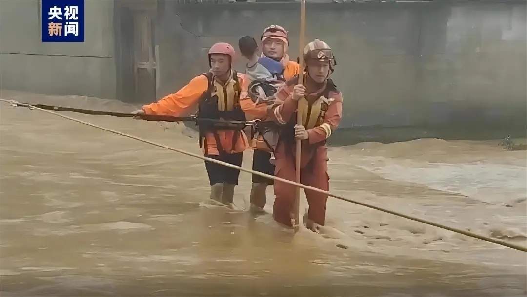 红色山洪灾害气象预警！遭遇洪水如何转移？