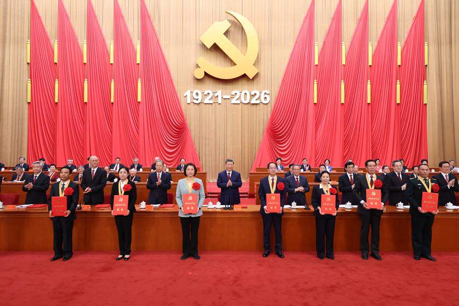 时政微观察丨时间不等人！历史不等人！牢记“三个务必”接续奋斗