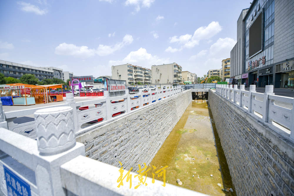 济南这处地下暗渠改造成敞开式河道，提高了泄洪能力