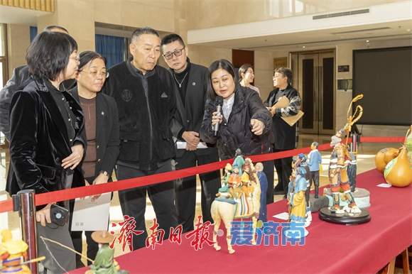 六载芳华不负约 光影盛宴如期至 第六届“泉城晚晴·翰墨光影”老年文化艺术季颁奖仪式举办