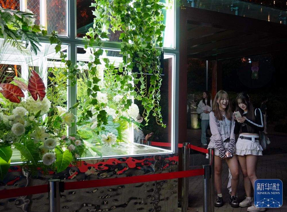 “五一”假期游 越夜越精彩