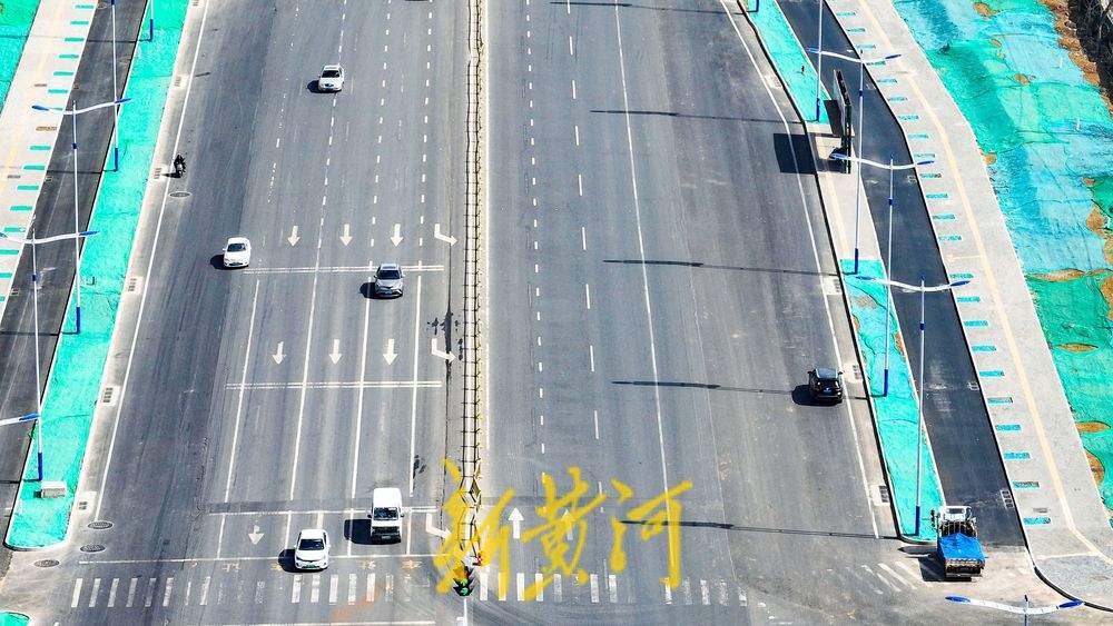 施工围挡逐步拆除 经十东路部分路段恢复10车道